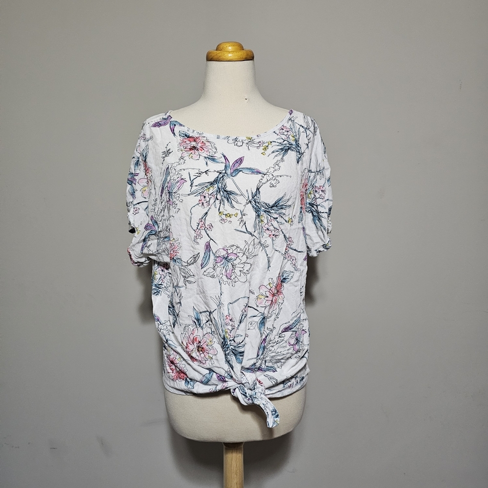 Buffalo David Bitton White Floral Top Size L Tie Front